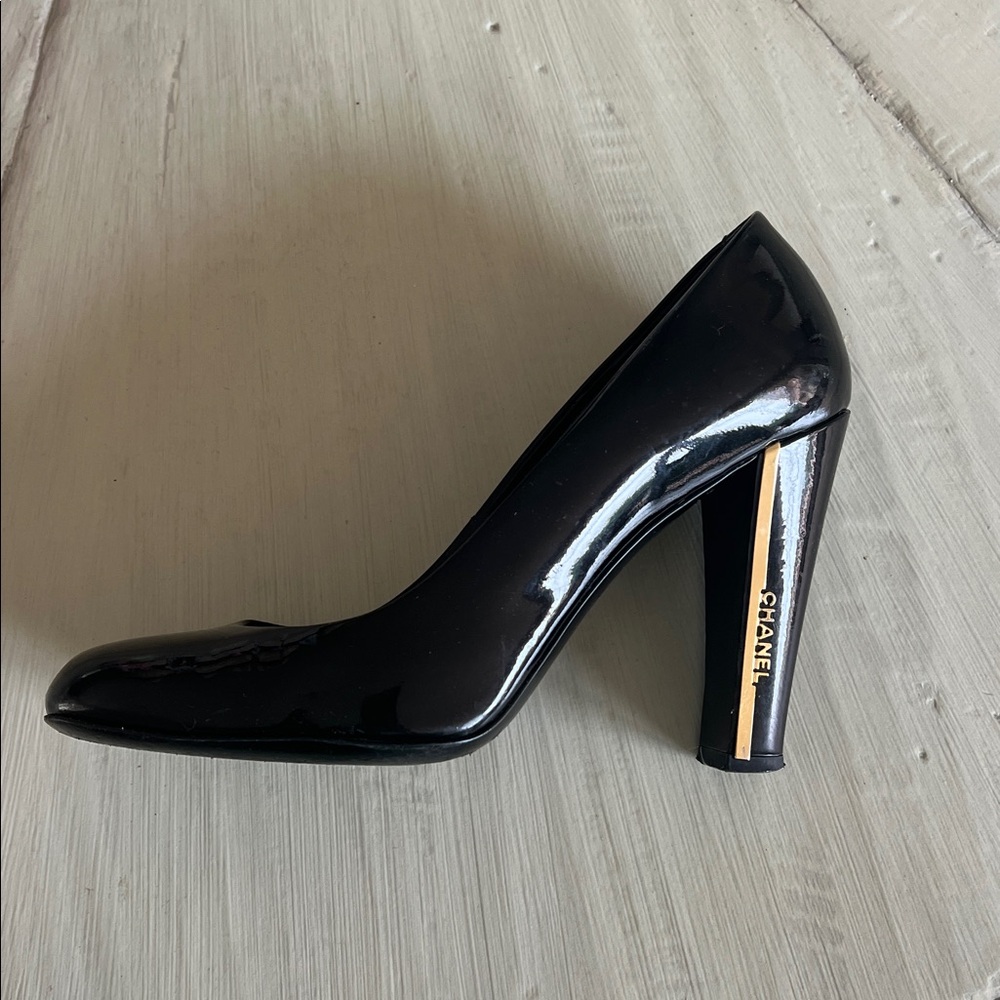 Chanel pair of Classic Black patent Heels